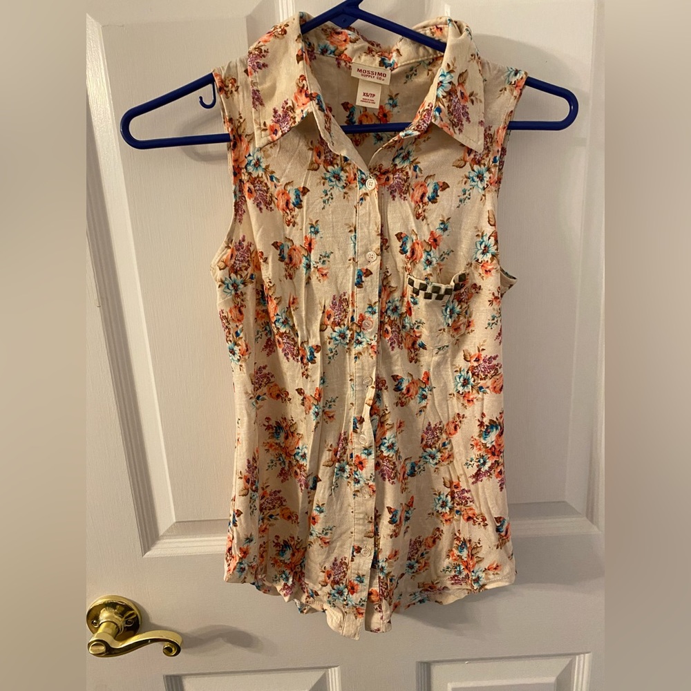 Button down tank top with floral detail, size XS